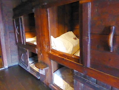 Apprentices lodgings for two boys per bed. Their room lay in between the better equipped rooms of the journeyman and the manager