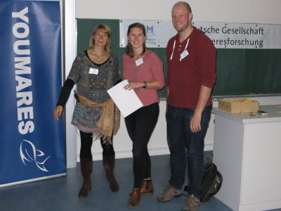 Nora-Charlotte Pauli (in the middle) won the award for best talk